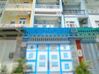 Chủ cần tiền bán gấp nhà hẻm xe hơi, 1 trệt + 3 lầu, dt 4m x 17m, giá 8,2 tỷ còn thương lượng