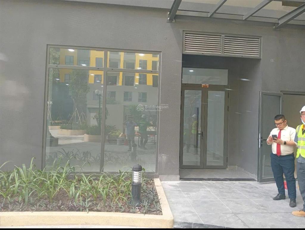 Cần bán shopphouse garden , cư dân ở 100% . dự án 1.900 căn hộ lấp đầy hết .