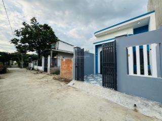 Cần bán gấp căn nhà vila cấp 4 giá 1tỷ 850 bao hết giấy tờ. 0767 310 ***