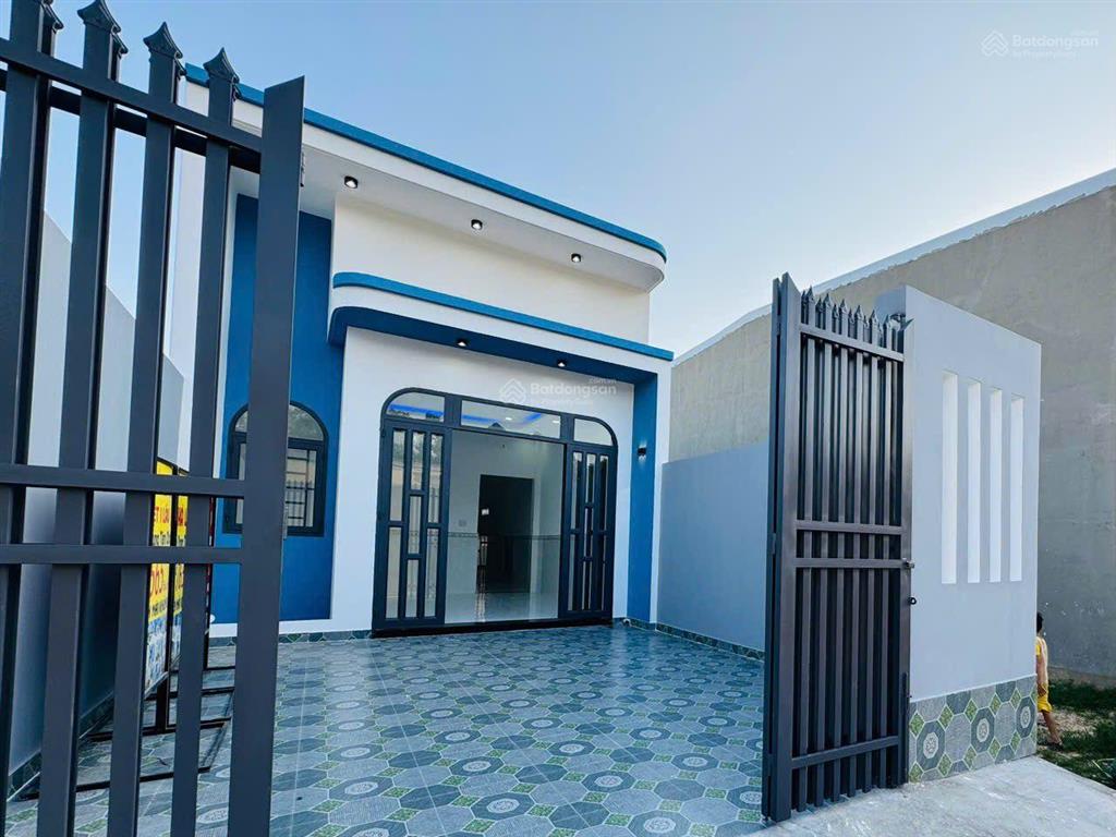Cần bán gấp căn nhà villa cấp 4 2 mặt tiền như hình. giá 1tỷ995. 0767 310 ***
