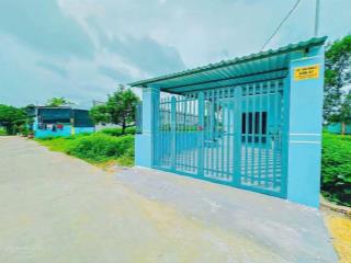 Cần ra gấp nhà cấp 4.diện tích 4,525. giá 895tr kg phát sinh chi phí. 0767 310 ***