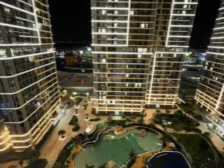 View hồ bơi nội khu  căn hộ 2pn2wc  the beverly, vinhomes grand park