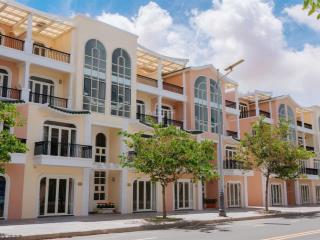 Chính chủ cần bán biệt thự caraworld sẵn sổ đỏ, nhận nhà ngay chỉ 5,5 tỷ 160m2