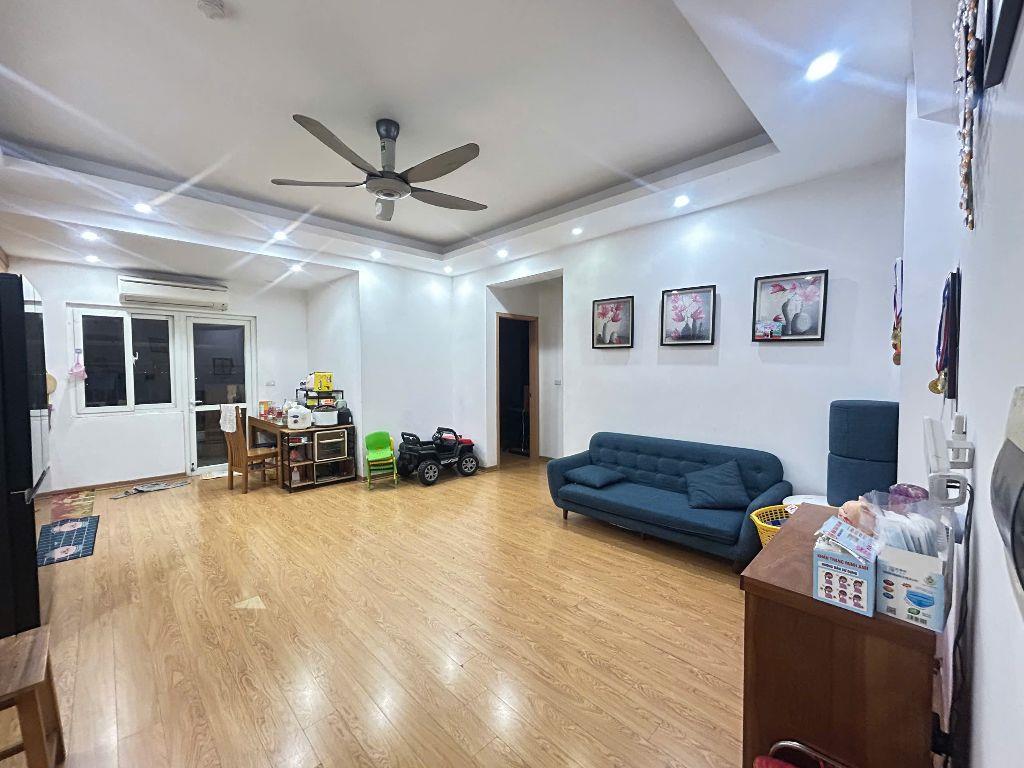 Cần bán gấp căn góc 76m2, 2Pn tại Thanh Hà-Hà Đông.