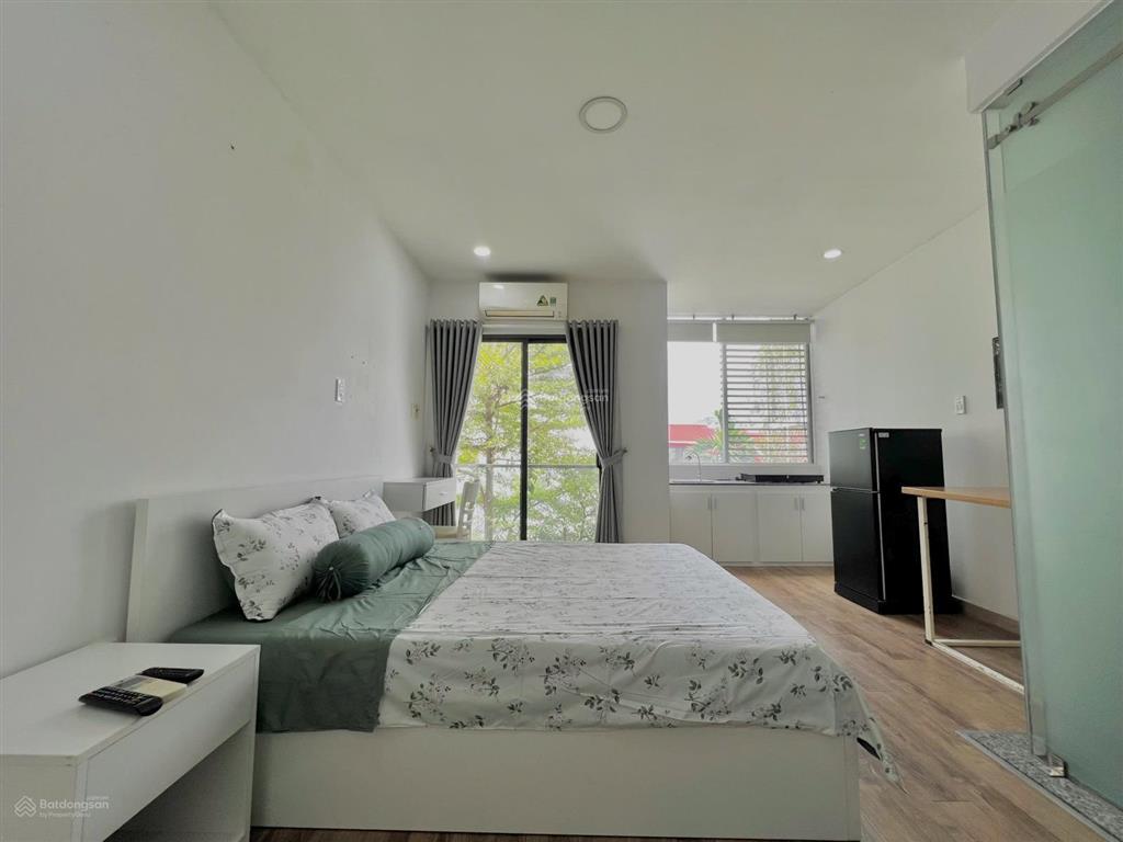 Phòng cho thuê phòng 55m2 ban công thoáng | bạch đằng, p2 gần sân bay , công viên gia định , vaa