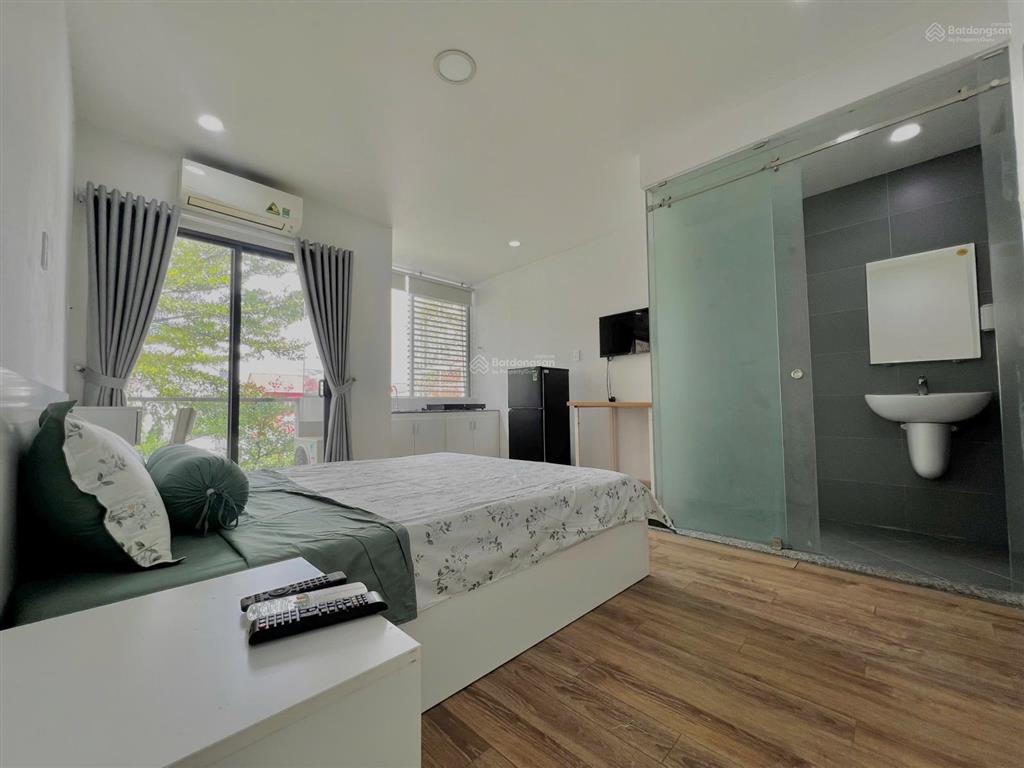 Phòng cho thuê phòng 55m2 ban công thoáng | bạch đằng, p2 gần sân bay , công viên gia định , vaa