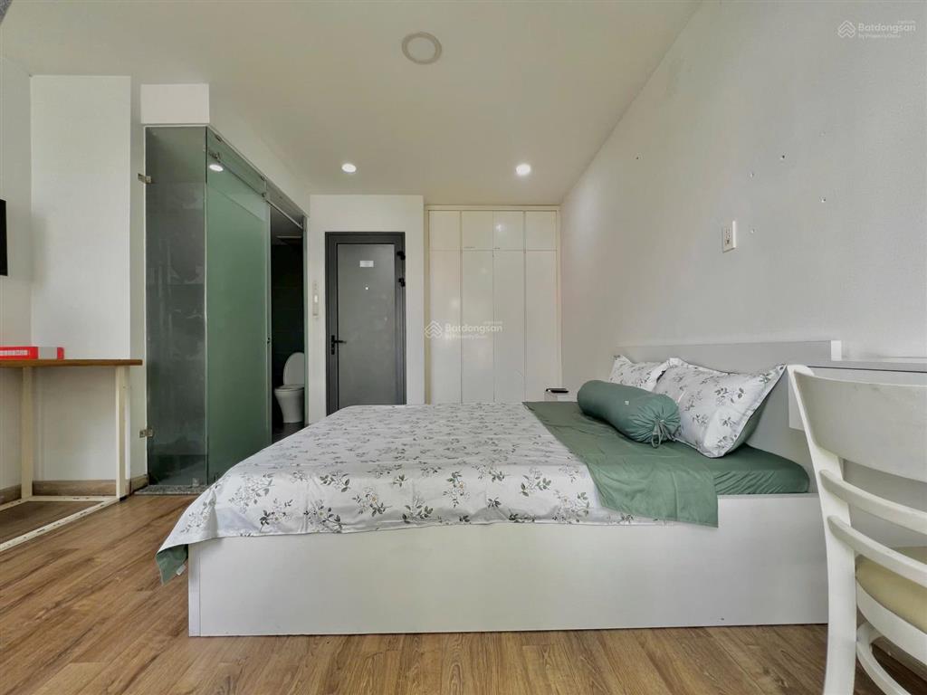 Phòng cho thuê phòng 55m2 ban công thoáng | bạch đằng, p2 gần sân bay , công viên gia định , vaa