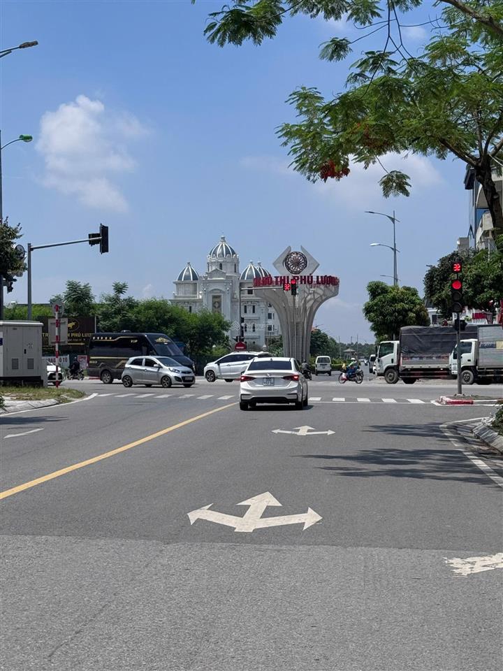 Mặt phố, gara ô tô, phân lô vỉa hè kinh doanh, thang máy lk văn phúhà đông,100m2, 5t chỉ 28,8 tỷ.