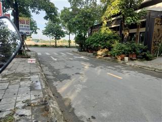 Vườn đào đông anh vỉa hè ôtô tránh kinh doanh.,dt ,110 m2 ,mt 5.5 giá 26 tỷ