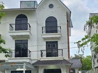 Siêu biệt thự kđt geleximco 240m24tầng35tỷ, ô tô  kinh doanh