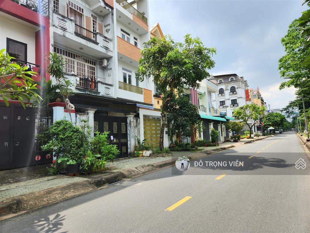 Bán đất mặt tiền đường d1 xây chdv  xây dựng được 1 hầm + 5 tầng  khai thác dòng tiền tốt