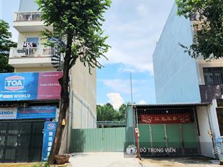 Bán đất mặt tiền đường d2  đối diện chung cư c5 c6  kinh doanh tốt  đường rộng 30m  có vỉa hè