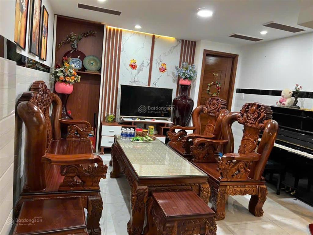 Nhà 4 tầng vị trí đắc địa  có gara đậu xe hơi  cách mặt tiền đường lê văn việt vài vài bước chân