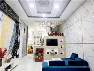 Hiếm!!! giá tốt nhất khu vực  nhà 3 tầng mặt tiền đường 102  xây dựng tâm huyết  có sân đậu oto