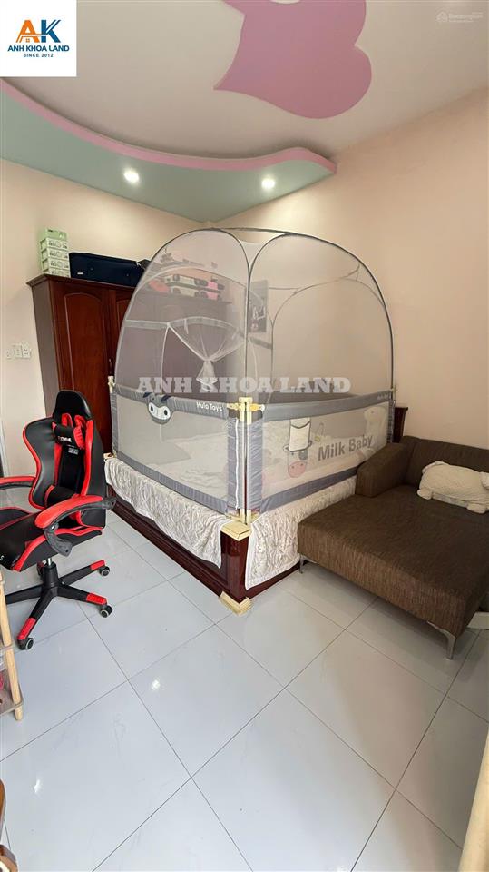 Nhà mới ở ngay đường nhánh đình phong phú  ngay vincom lê văn việt