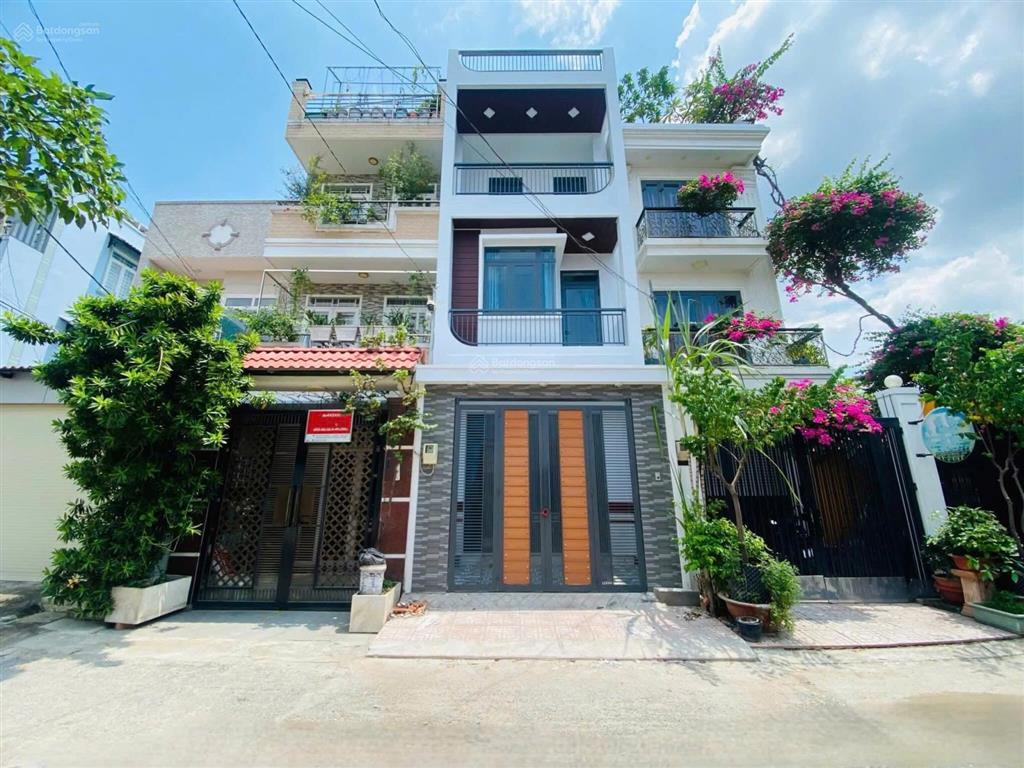 Nhà mới ở ngay đường nhánh đình phong phú  ngay vincom lê văn việt
