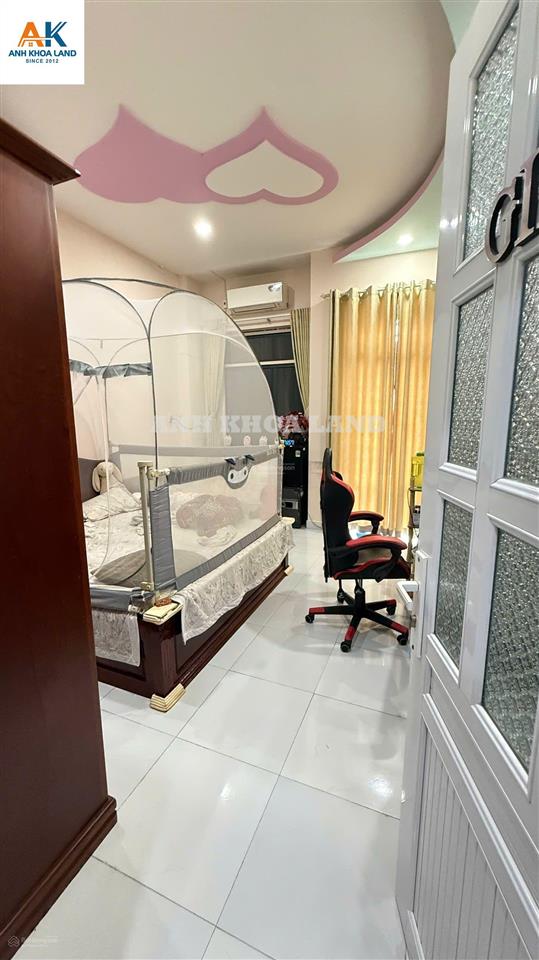 Nhà mới ở ngay đường nhánh đình phong phú  ngay vincom lê văn việt