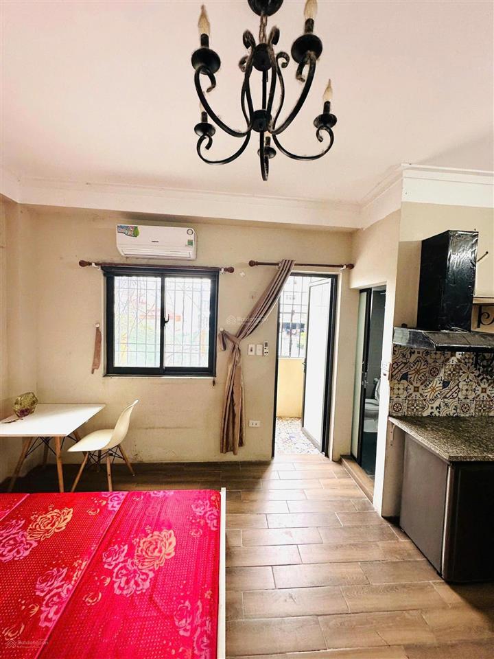 Cho thuê ccmn đội cấn 4tr/th có thang máy, nội thất đầy đủ, an ninh pccc đảm bảo