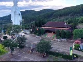 Căn villa vị thế đắc địa với view săn mặt trời mọc, săn mặt trời lặn, giáp suối, săn mây