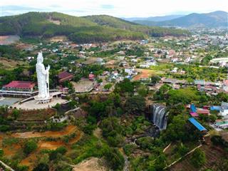 Sở hữu căn villa cạnh hàng thông thoáng mát view săn mây, giáp suối