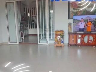 Căn nhà sân vườn nghỉ dưỡng ven đà lạt, view đồi thông