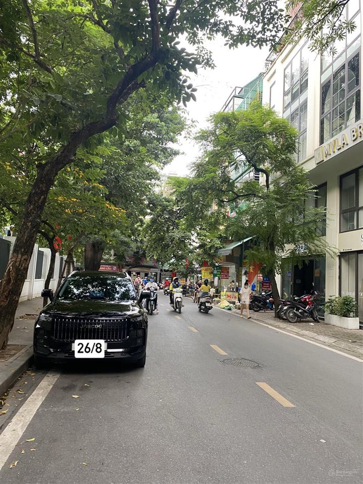 Bán nhà phân lô ô tô ngủ phố hoàng cầu (2 thoáng) dt 70m2 x 5 tầng thang máy mt 4m giá 27,9 tỷ.