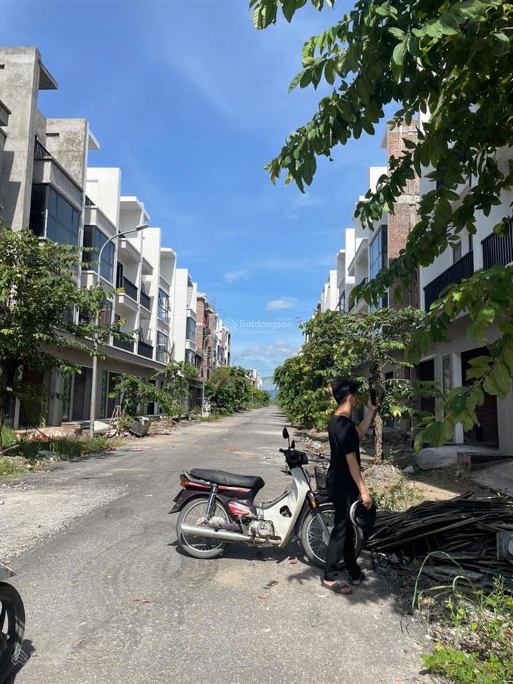 Flc tropical city hạ long. ô liền kề cạnh góc, cách biển chỉ 30m. giá 1xtr/m2 đất. 0868 899 ***
