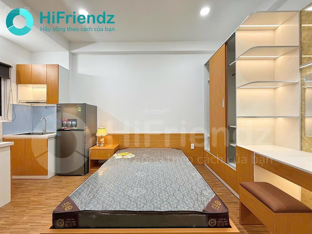 Thuê ngay studio ban công lớn  cửa sổ gần ngã tư phú nhuận, 45m2, ngay phan xích long, full nt