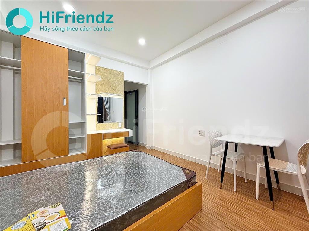 Thuê ngay studio ban công lớn  cửa sổ gần ngã tư phú nhuận, 45m2, ngay phan xích long, full nt