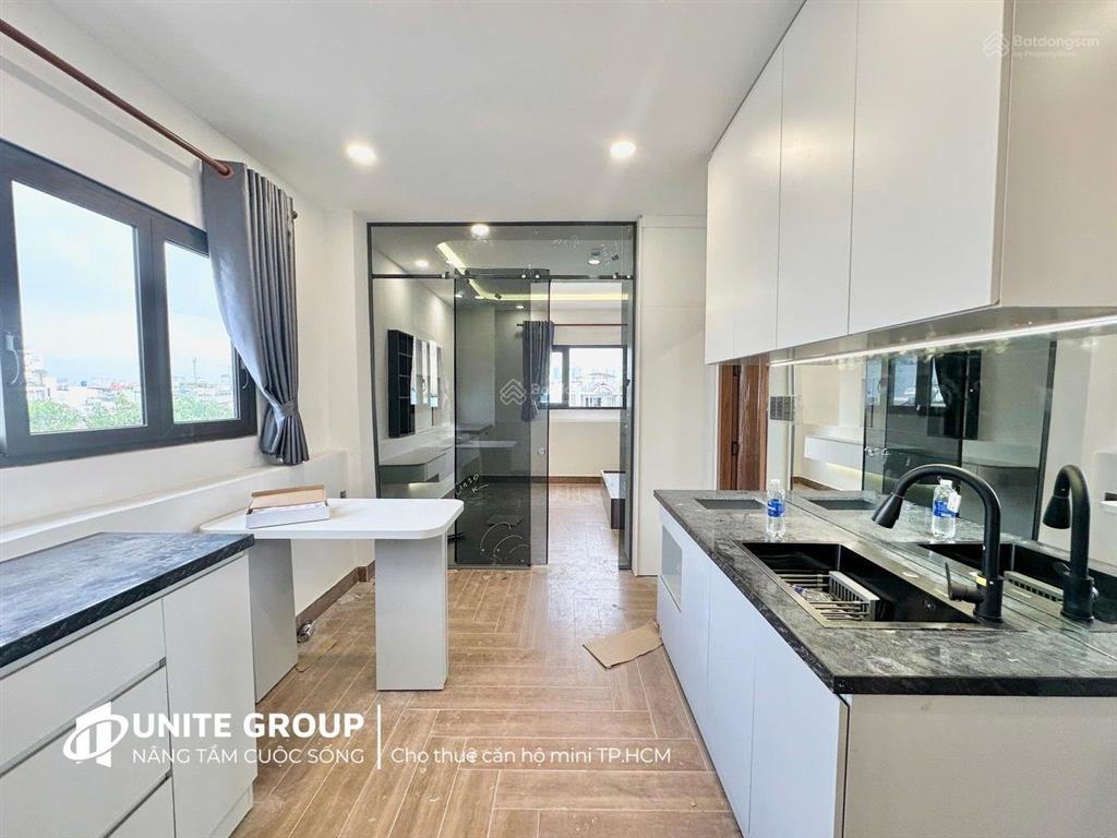 Cho thuê căn hộ dịch vụ có cửa sổ lớn,ngay lê quang định,gần chợ bà chiểu,45m2,full nội thất