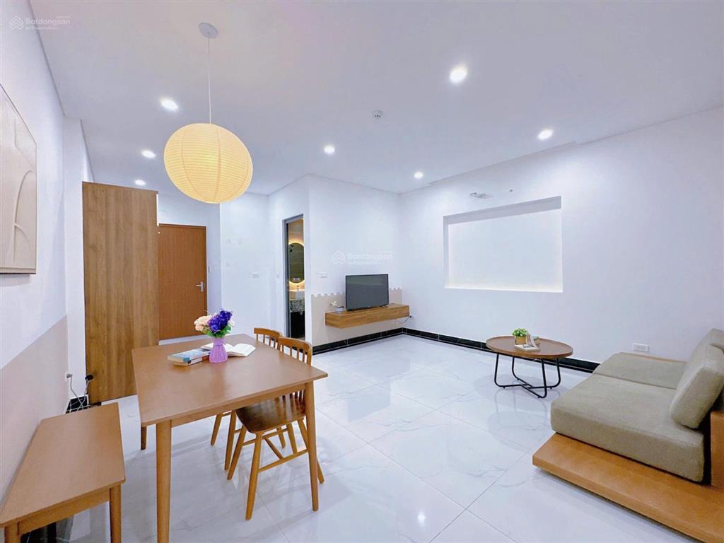 Cho thuê chung cư mini 2 phòng ngủban côngcửa sổ lớn,75m2,ngay nguyễn xí,full nội thất cao cấp
