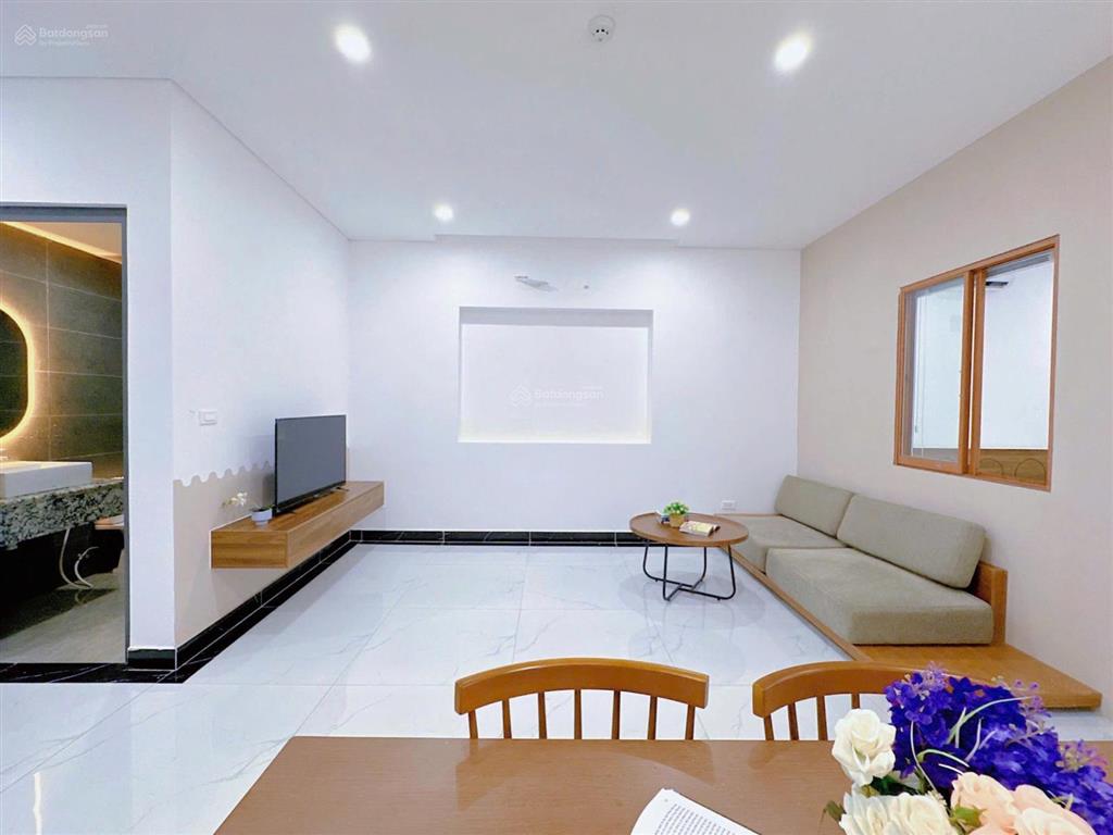 Cho thuê chung cư mini 2 phòng ngủban côngcửa sổ lớn,75m2,ngay nguyễn xí,full nội thất cao cấp