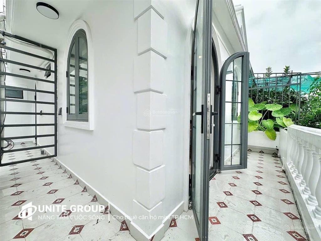 Cho thuê căn hộ dịch vụ gần ngã tư phú nhuận phan xích long chợ bà chiểu 40m2 có ban công, full nt