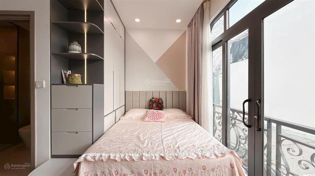 Cho thuê căn hộ dịch vụ gần chợ bà chiểu,ngay bùi đình tuý,40m2,cửa sổ lớnban công,full nội thất