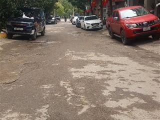 Bán cơ hội  400m2 đất phố bùi huy bích  mặt tiền 18m phù hợp xây 2 toà văn phòng  giá có 99 tỷ.