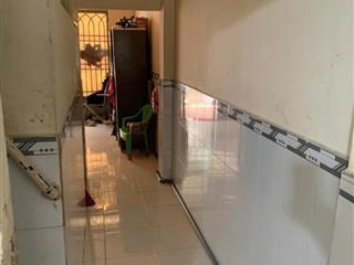 Bán đất tang nhà cấp 4 - 2PN, sân rộng giá tốt chỉ 3,3 tỷ.