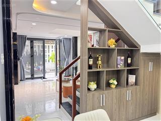 Chủ gấp bán nhà đẹp vào ở ngay chỉ 5.7 tỷ
hẻm xe hơi trung tâm p9, gò vấp dt 3.6 x 12m