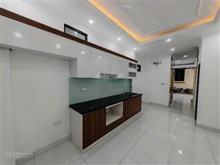 Nhà mới kính coong 6,5 tỷ , lô góc 6 tầng ,thang máy êm ru , ô tô đỗ cửa đại cát, liên mạc, btl