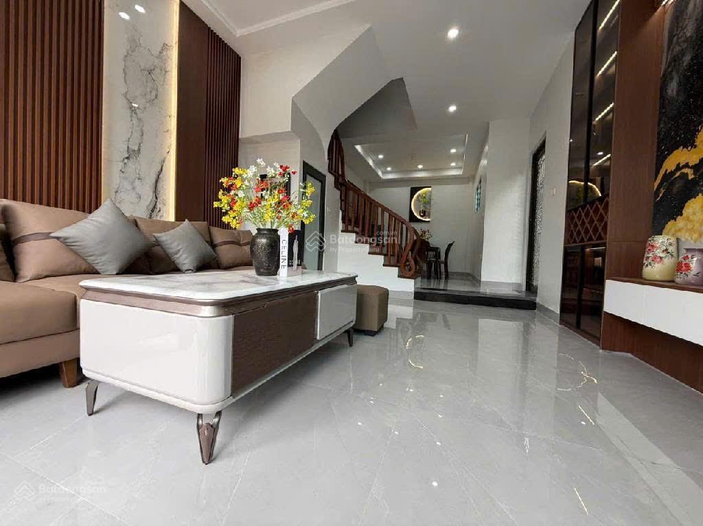 Bán nhà đẹp 42m² x 5t  7,5 tỷ, hoàng xá, liên mạc  lô góc, full nội thất, ô tô tránh , ở ngay