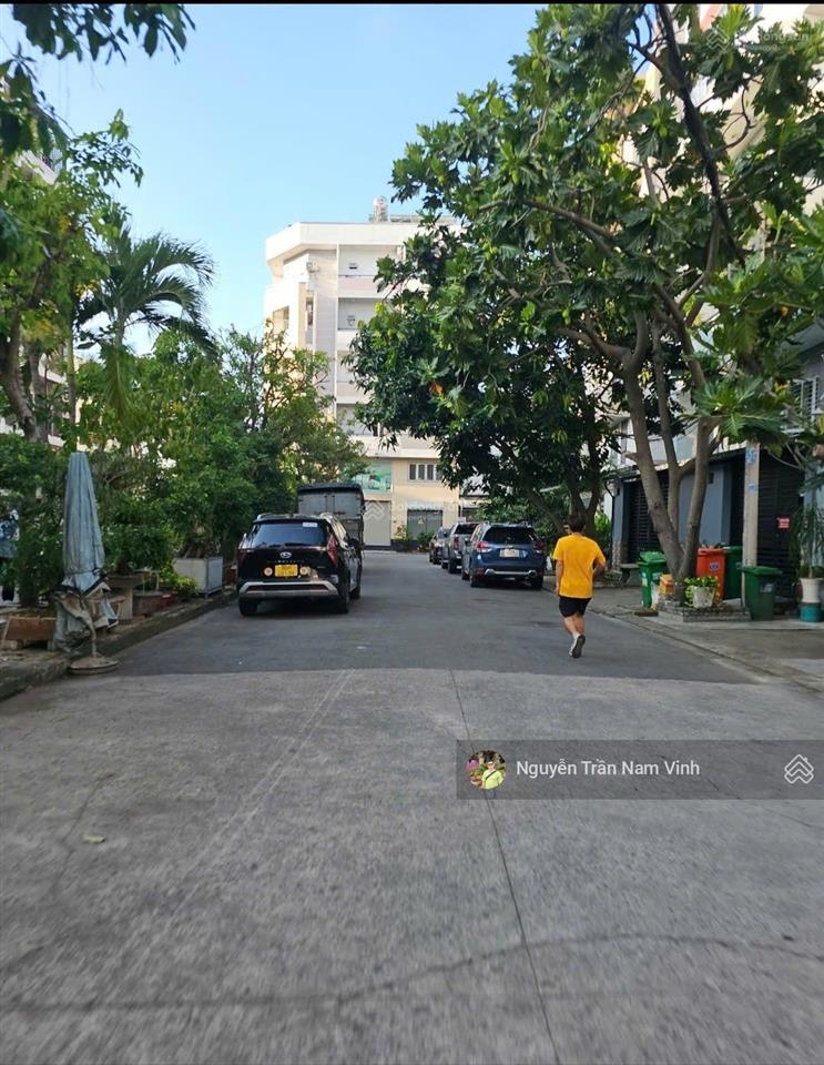 Bán nhà mặt phố kinh doanh 2 mặt tiền. đường lý phục man, quận 7. dt 5x14m. chỉ 7 tỷ nhỉnh.