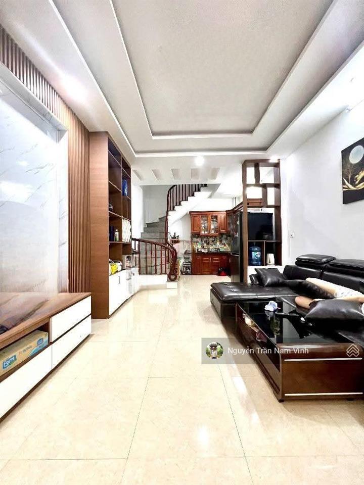 Bán nhà mặt phố kinh doanh 2 mặt tiền. đường lý phục man, quận 7. dt 5x14m. chỉ 7 tỷ nhỉnh.