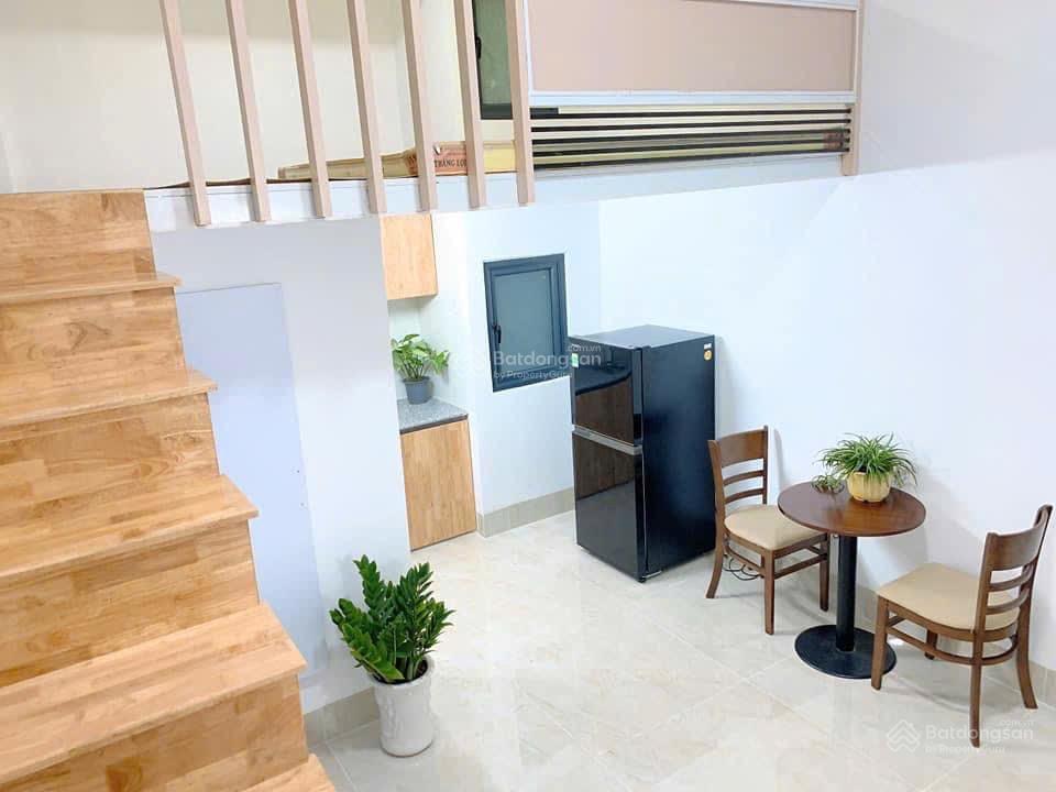 Phòng trọ dạng gác cao ~2m ngay nguyễn gia trí  cọc 1 tháng cho thuê ngay  quan tâm  0817 452 ***