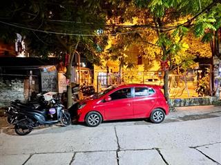 Mảnh đất vàng còn sót lại sát kđt linh đàm  36m2, mt 4.8m, 1 nhà ra ô tô tránh  chỉ hơn 7 tỷ