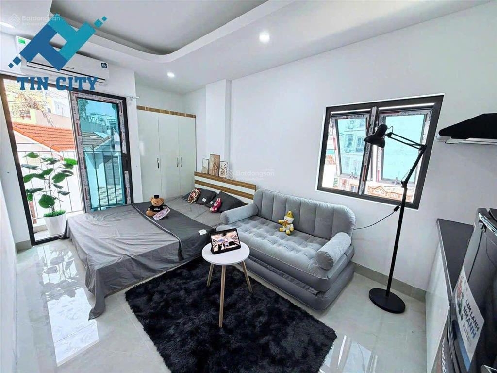 B.án nhà đức dục mễ trì ô tô đỗ cổng 43m 5tầnggiá 8.6 tỷ