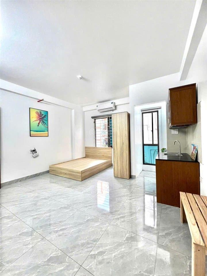 B.án nhà đức dục mễ trì ô tô đỗ cổng 43m 5tầnggiá 8.6 tỷ