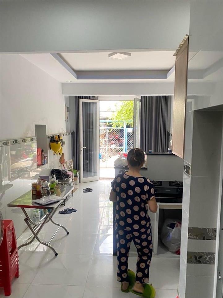 Nhà bán P.13, Bình Thạnh Nguyễn Xí ngang 3,5m dài 8m 3 tầng lầu