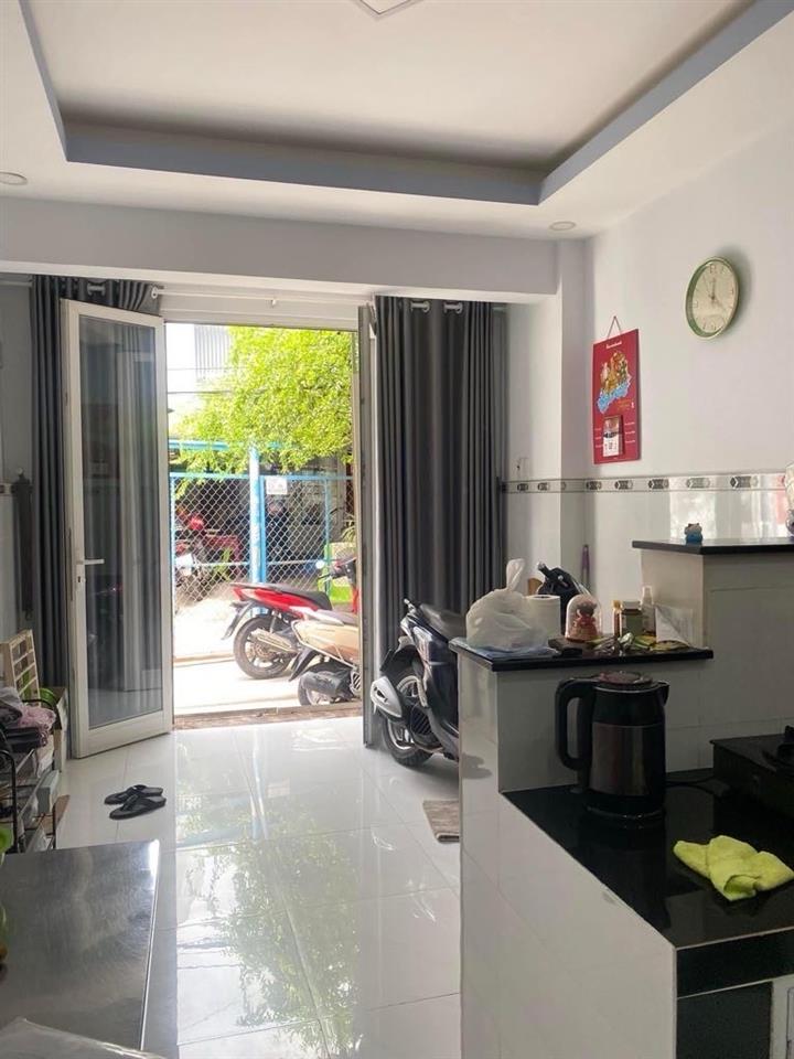 Nhà bán P.13, Bình Thạnh Nguyễn Xí ngang 3,5m dài 8m 3 tầng lầu