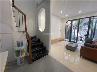 Với 7.6 tỷ có ngay hộ khẩu ba đình, dt 33m2, nhà 6 tầng, lô góc, 3 mặt thoáng.  0372 541 ***