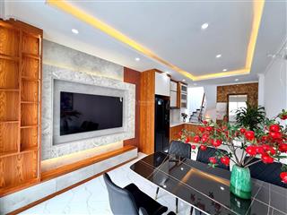 Bán nhà lô góc 3 mặt tiền tại cầu giấy, dt 50m2 ô tô vào nhà, gần mặt phố, giá 13 tỷ,  0372 541 ***