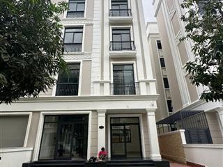 Hàng hiếm bán căn nhà phố 299m2 tại vinhomes quận 9 đã hoàn thiện giá 75 tỷ